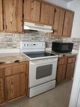 10037 Winding Lake Rd in Sunrise, FL - Building Photo - Building Photo