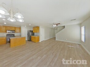 1251 Golden Apple St in Las Vegas, NV - Foto de edificio - Building Photo