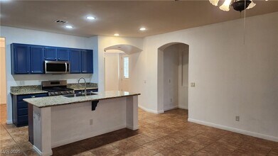 1021 Newbold St in Las Vegas, NV - Building Photo - Building Photo