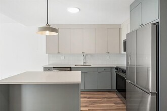 873 Communipaw Ave in Jersey City, NJ - Building Photo - Building Photo
