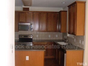 247 Grenoch Valley Ln in Apex, NC - Building Photo - Building Photo