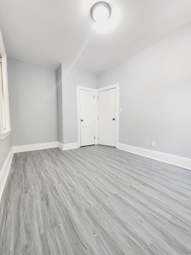 230 Grant Ave, Unit 2 in Jersey City, NJ - Foto de edificio - Building Photo