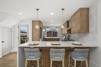 4420 Voltaire St in San Diego, CA - Foto de edificio - Building Photo