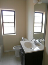 4747 N Troy St, Unit 2W in Chicago, IL - Building Photo - Building Photo