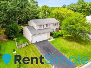 101 Tamarack Ct in Sterling, VA - Building Photo - Building Photo