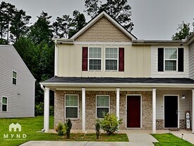 2544 Piering Dr in Stonecrest, GA - Building Photo