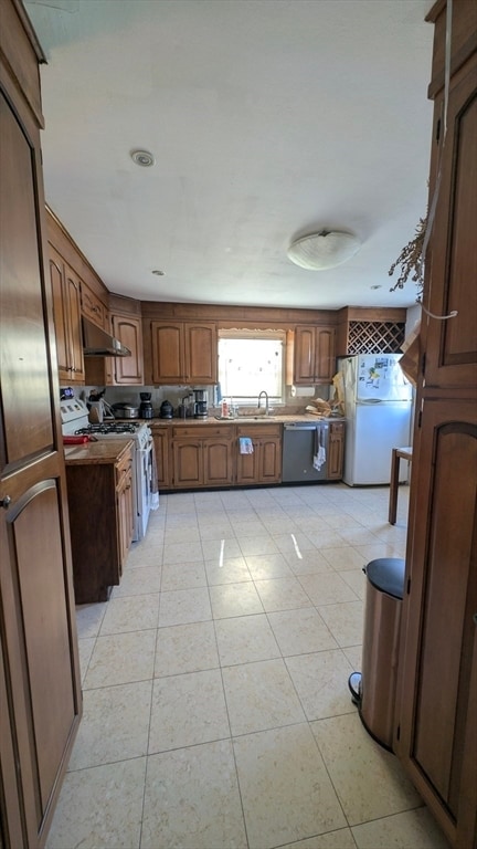 property at 94 Shady Hill Rd