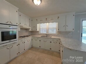 402 E 18th St in Kannapolis, NC - Building Photo - Building Photo