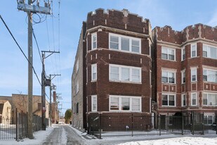 7515 S Essex Ave in Chicago, IL - Building Photo