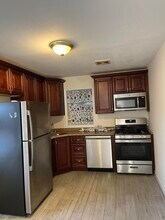 37 Larkfield Rd in East Northport, NY - Building Photo - Building Photo