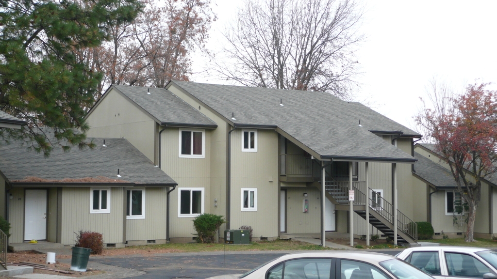 Washington Park in Milton-Freewater, OR - Foto de edificio