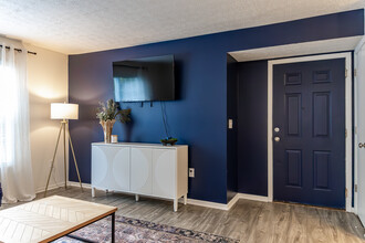 Hilliard Station Apartments in Hilliard, OH - Building Photo - Interior Photo