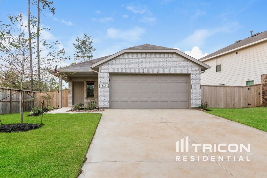 3009 Twisted Myrtle Dr in Conroe, TX - Building Photo