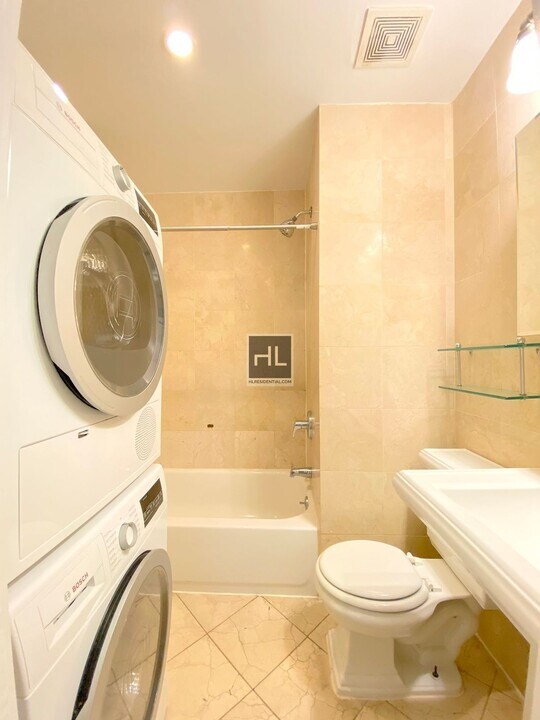 Christopher Street in New York, NY - Building Photo