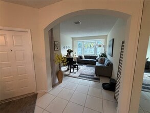 4908 SW 151st Ave in Davie, FL - Foto de edificio - Building Photo