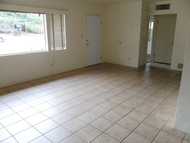 1312 E Adams St, Unit Front House in Tucson, AZ - Building Photo - Building Photo