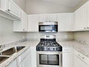 136 Pecan Dr in Griffin, GA - Building Photo - Building Photo