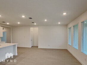 1250 Okeechobee Dr in Dallas, TX - Building Photo - Building Photo