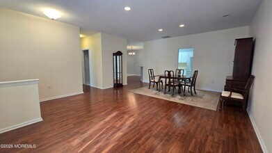 16 Golden Willows Ave in Lakewood, NJ - Building Photo - Building Photo