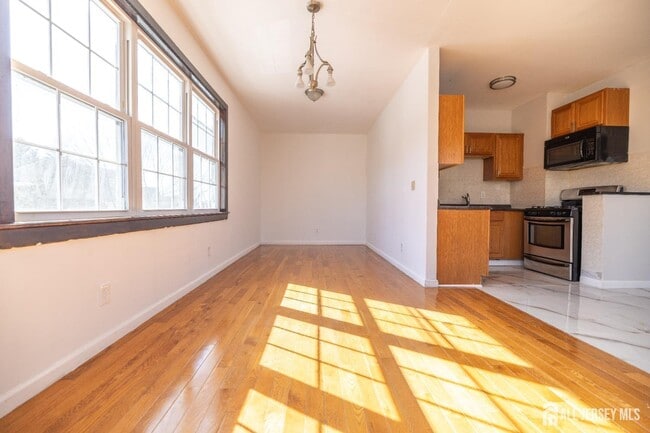 60 Sampson St in Garfield, NJ - Building Photo - Building Photo