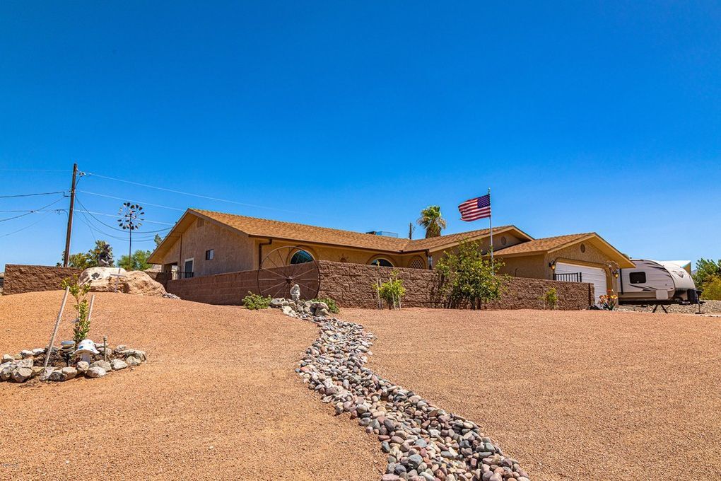 2351 Rainbow Ave N in Lake Havasu City, AZ - Building Photo