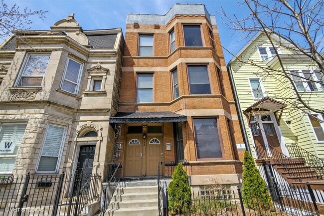 property at 1138 W Addison St