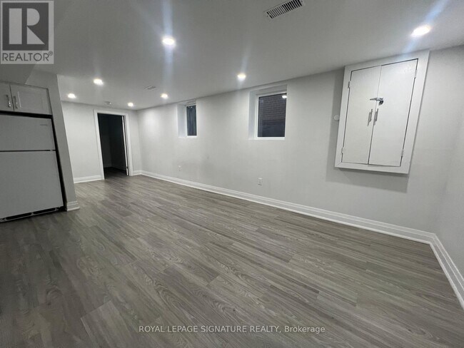 552 Monteith Ave in Oshawa, ON - Building Photo - Building Photo