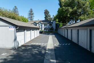 Sunwood Meadows in San Jose, CA - Building Photo - Building Photo