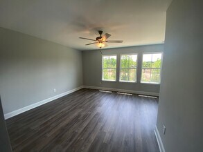 4817 Moon Lake Ln in Knoxville, TN - Building Photo - Building Photo