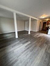 38 Mill St, Unit 1 in Pepperell, MA - Foto de edificio - Building Photo