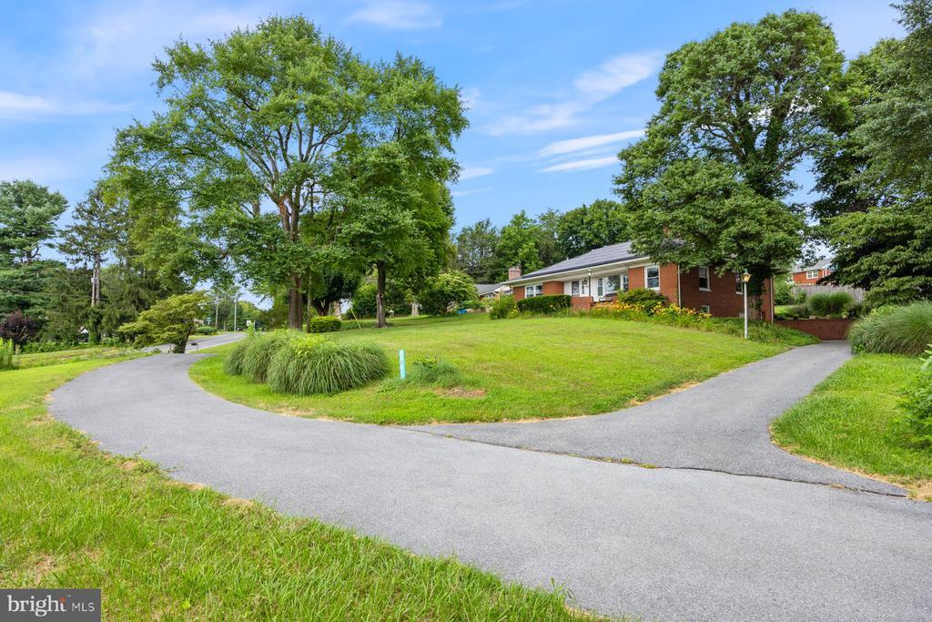 340 Mary Ave in Westminster, MD - Foto de edificio