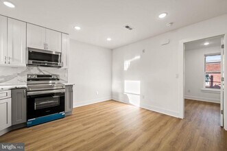 2104 N 8th St in Philadelphia, PA - Building Photo - Building Photo