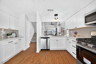 10726 Buffalo Bend Dr in Houston, TX - Building Photo - Building Photo