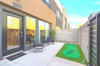 16601 N Parkview Pl in Surprise, AZ - Foto de edificio - Building Photo