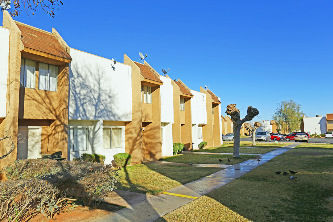 Eagle Apartments in Las Vegas, NV - Building Photo