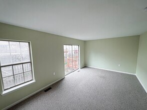 3303 Kinfolk Ct in Herndon, VA - Building Photo - Building Photo