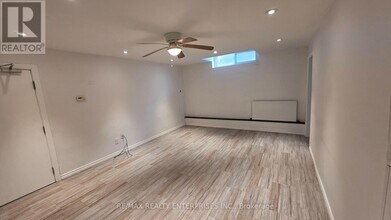 142 Emerald St S in Hamilton, ON - Building Photo - Building Photo