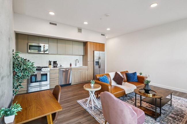 222 E Jefferson St, Unit ID1369271P in Phoenix, AZ - Foto de edificio - Building Photo