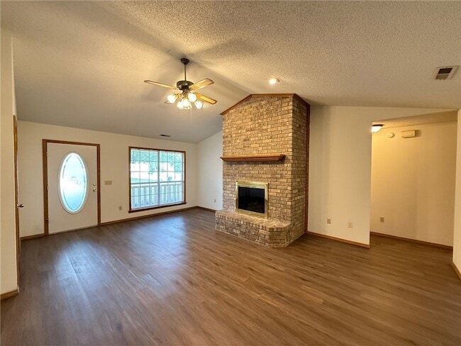 2972 N John Wayne Dr in Fayetteville, AR - Building Photo - Building Photo