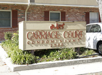 Carriage Court Condominiums in Metairie, LA - Building Photo - Building Photo