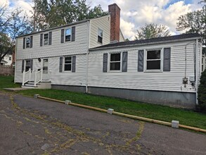 1254 Trout Brook Dr in West Hartford, CT - Building Photo - Building Photo