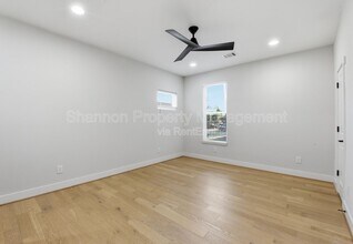 2204 Lou Ellen Ln in Houston, TX - Building Photo - Building Photo