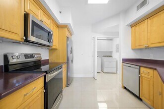 3255 NE 184th St, Unit 12410 in Aventura, FL - Foto de edificio - Building Photo