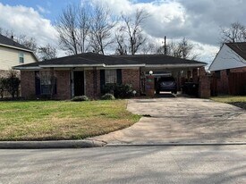 4510 Bungalow Ln in Houston, TX - Building Photo