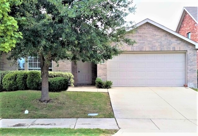 4023 Collin Ct in Heartland, TX - Building Photo