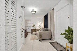 2420 NW 22nd Rd in Fort Lauderdale, FL - Building Photo - Building Photo