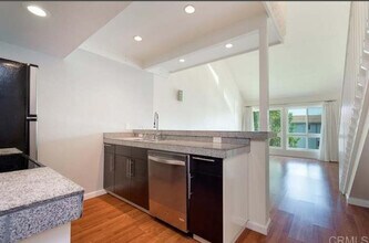 6275 Rancho Mission Rd, Unit 317 in San Diego, CA - Building Photo - Building Photo