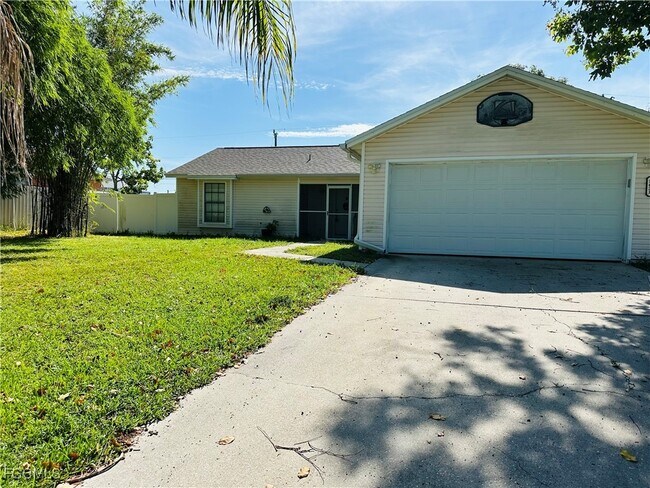 1421 SW 9th Ct in Cape Coral, FL - Foto de edificio - Building Photo