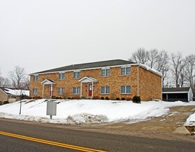 2904 2916 Red Coach Dr Apartments Springfield Oh For Rent Building Photo 2904 2916 Red Coach Dr Apartments In Springfield