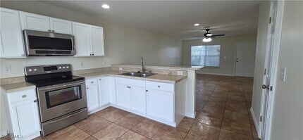 1415 NE 8th Terrace in Cape Coral, FL - Building Photo - Building Photo